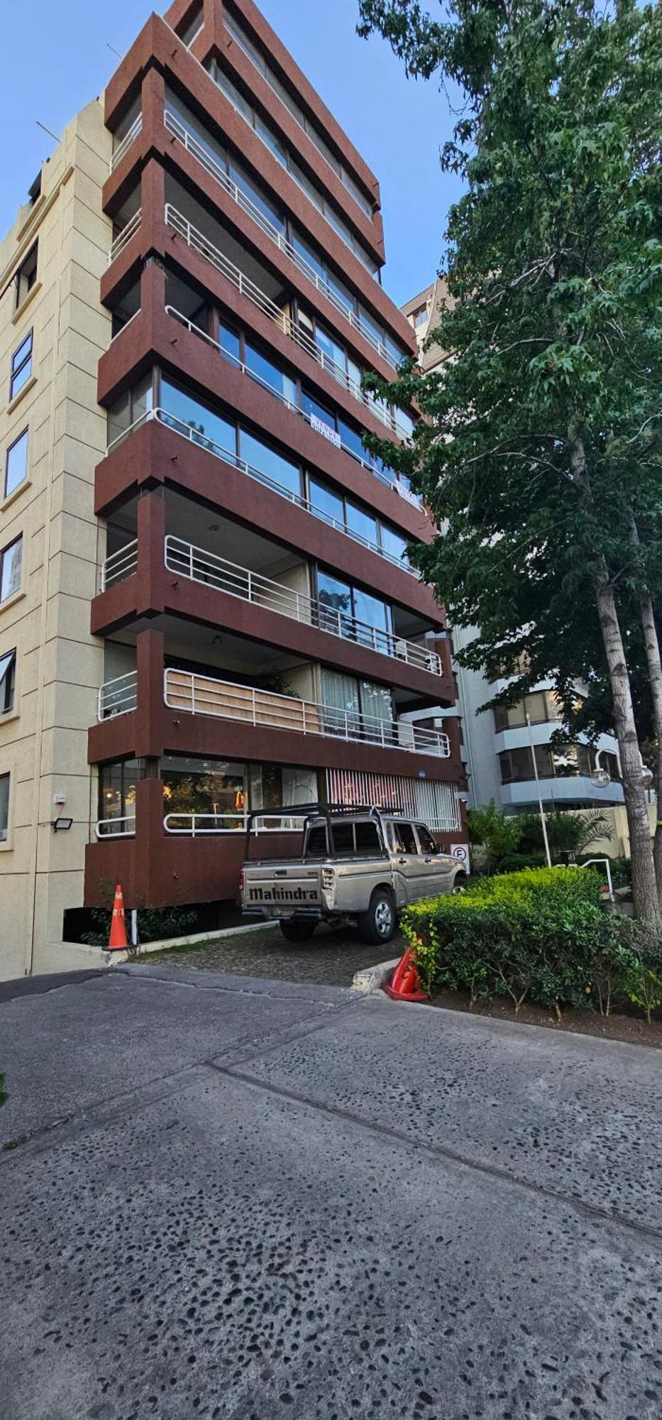 Moderno, Acogedor Departamento Vitacura Condes Santiago